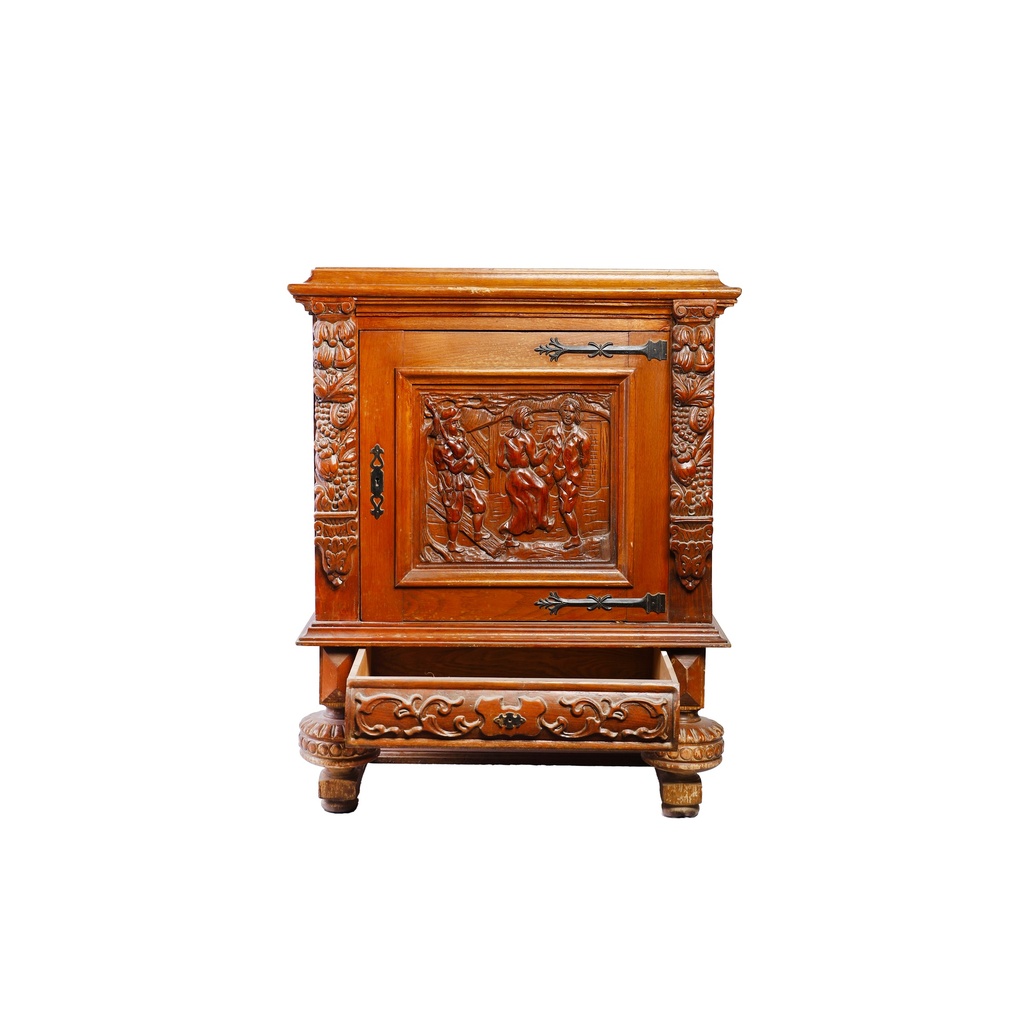 Buffet with a carved drawer